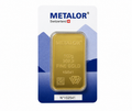 Front of a Metalor 100g minted gold bar containing 999.9 fine gold, sealed in Metalor certificate blister packaging with serial number and DataMatrix.